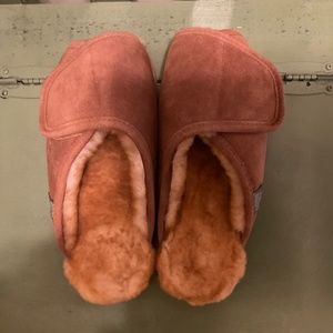 CLOUD NINE UNISEX ADJUSTABLE SUEDE/SHEARLING SLIPPERS NWOT